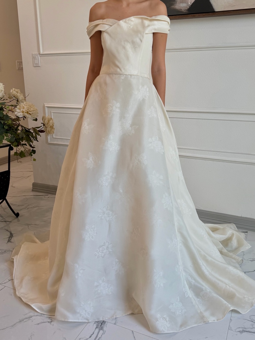 Ivory Off-Shoulder Wedding Dress US 6 | Floral Jacquard | Dramatic Train